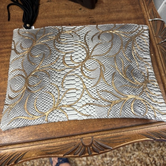 Holt, Woman, Bag Purse Envelope Style, Silver-Gold,Polyurethane,Zipper,Pockets.! - Picture 3 of 9